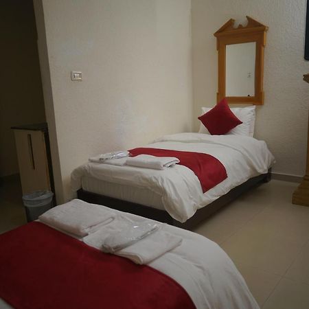 Petra Home Hotel 와디무사 외부 사진