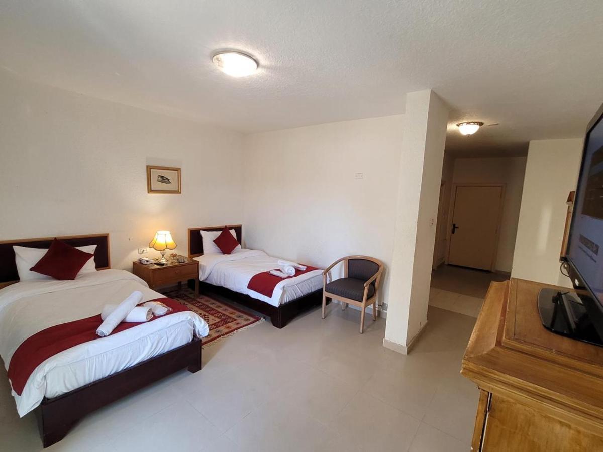 Petra Home Hotel 와디무사 외부 사진